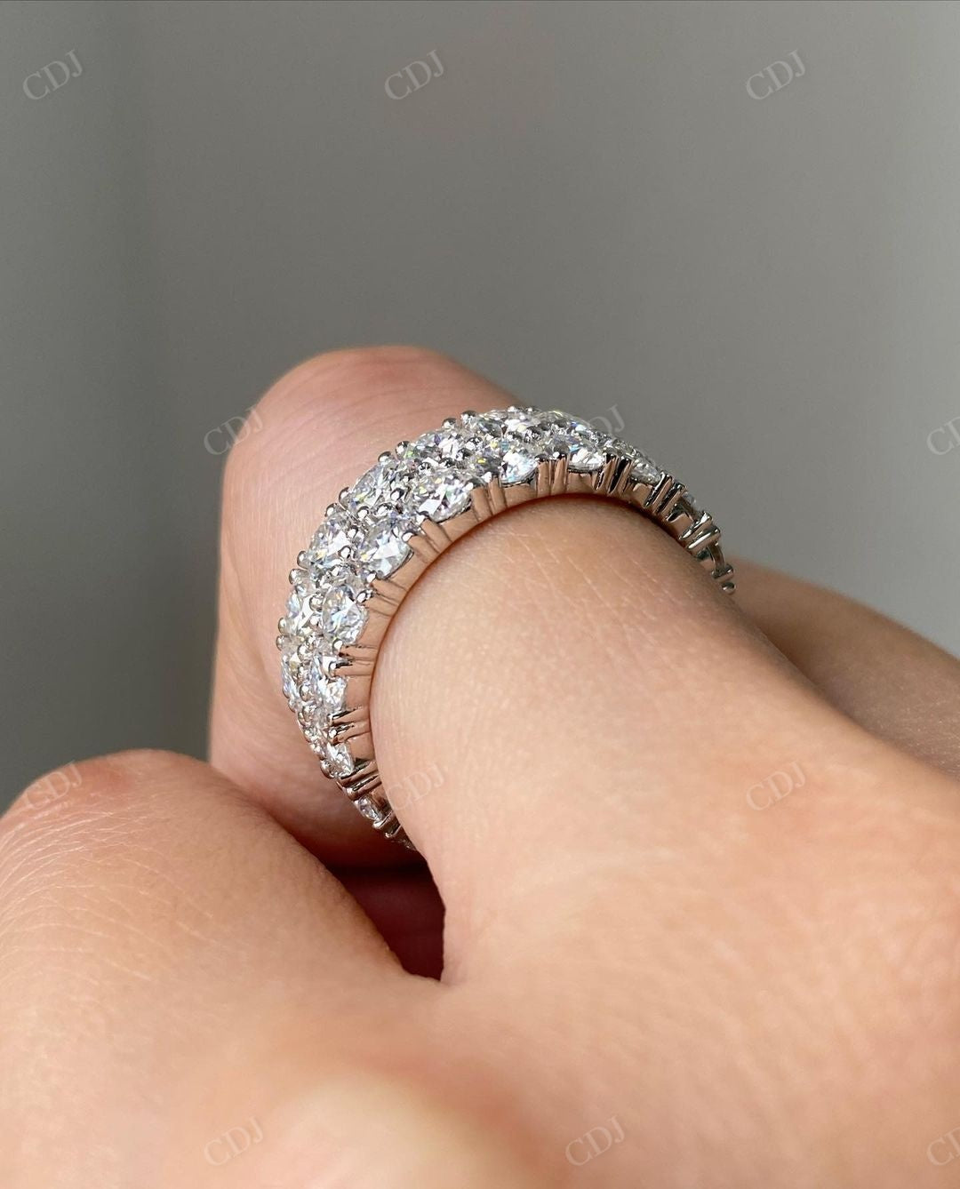 Lab Grown Diamond Round Cut Thick Band