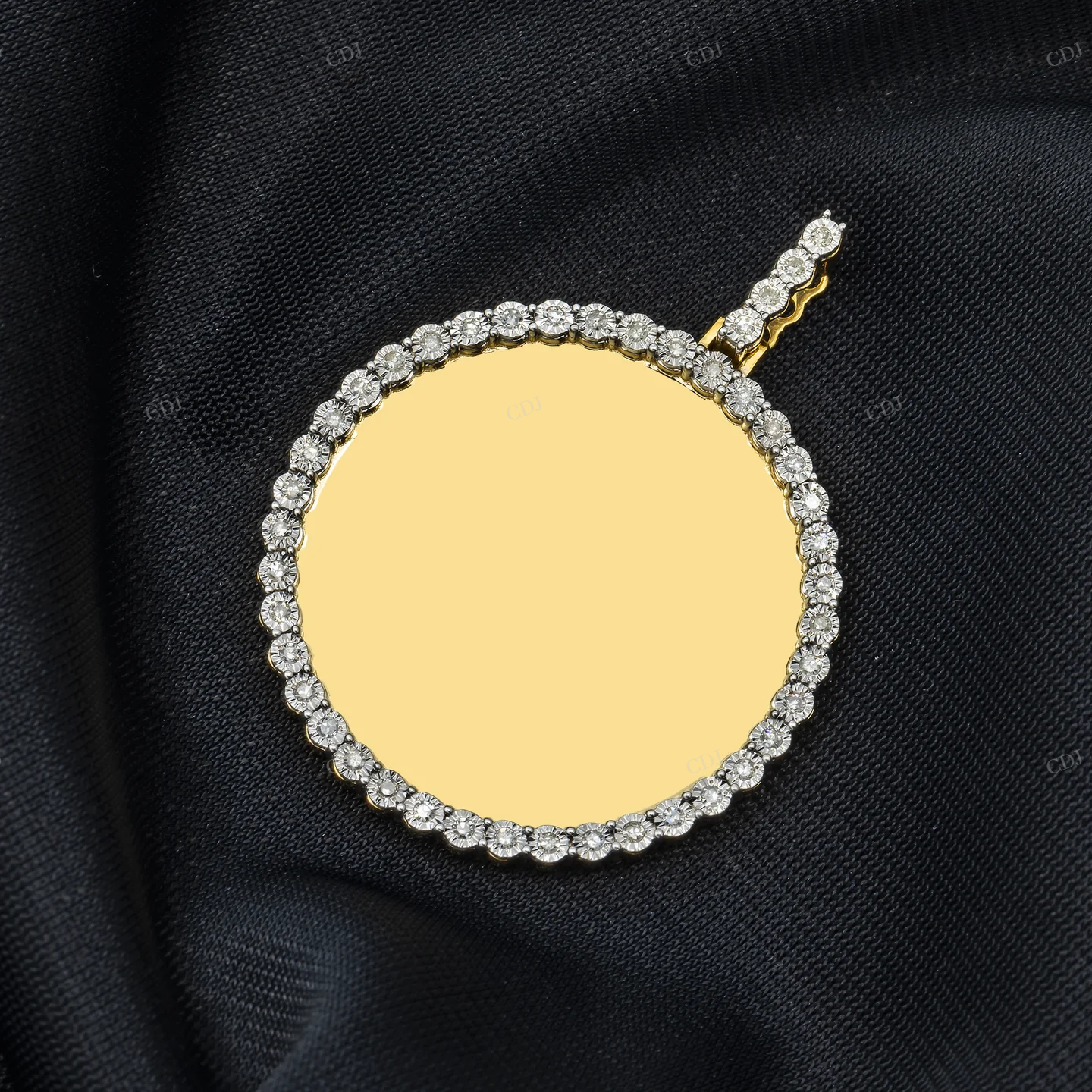 0.36 CTW Moissanite Circle Picture Pendant hip hop jewelry customdiamjewel