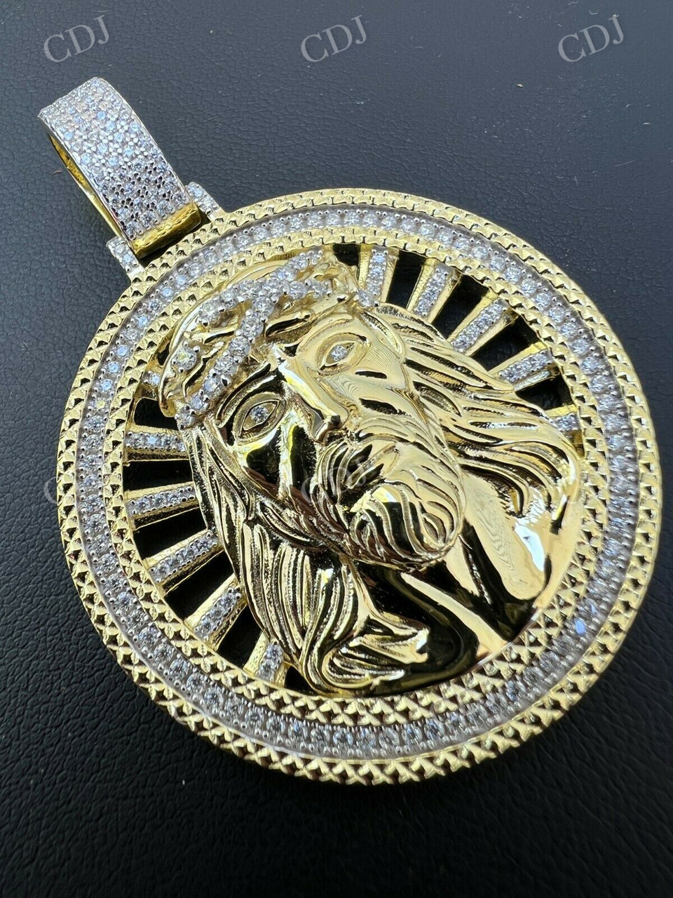Jesus Round Medallion Iced Hip Hop Pendan customdiamjewel