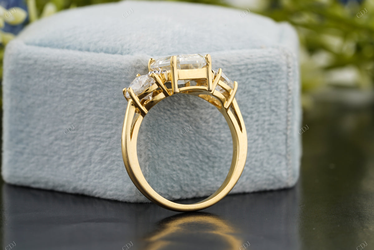 Lab-Grown Diamond Pear Side Stone Ring customdiamjewel