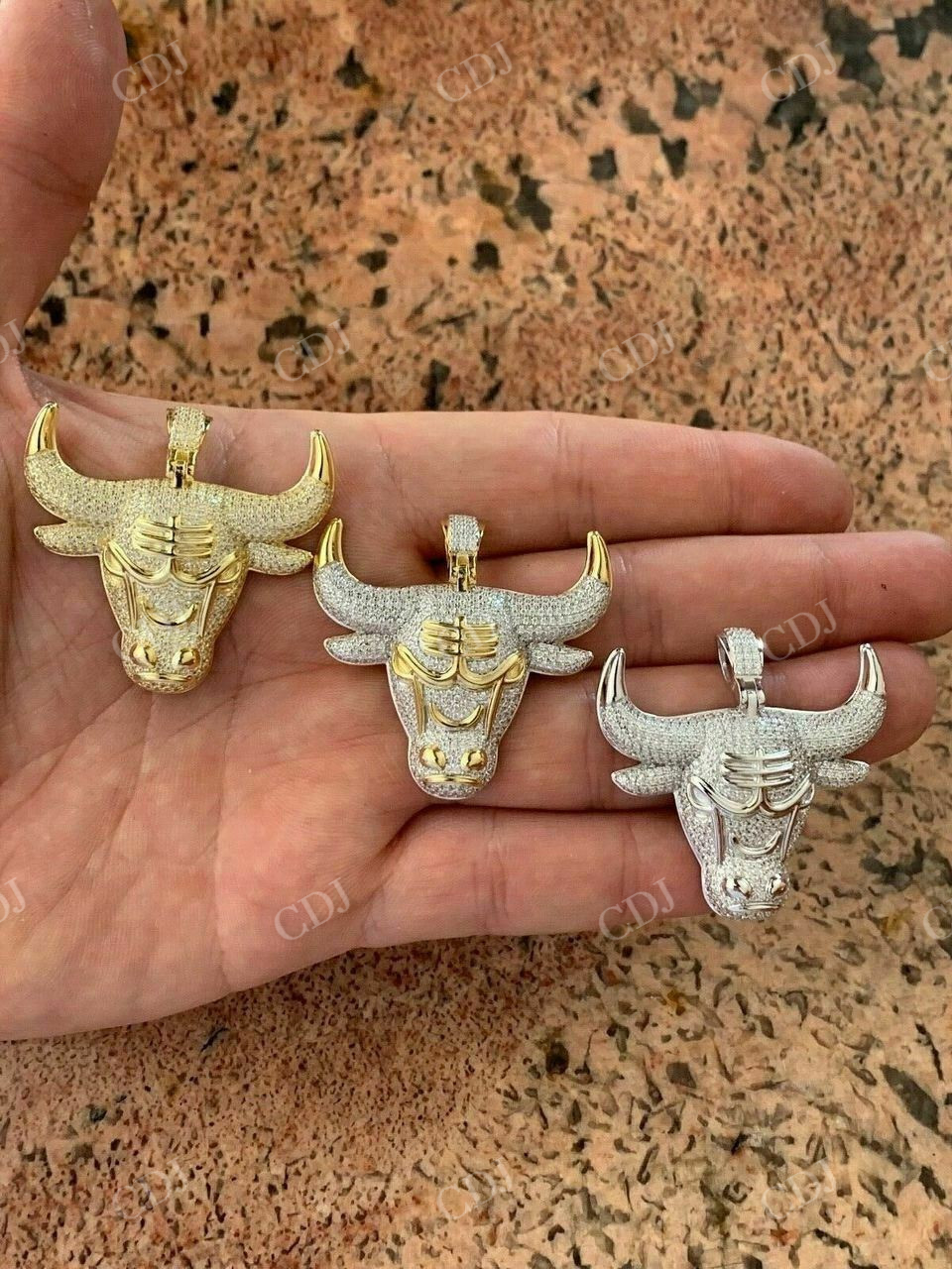 Chicago Bulls Iced Pendant customdiamjewel