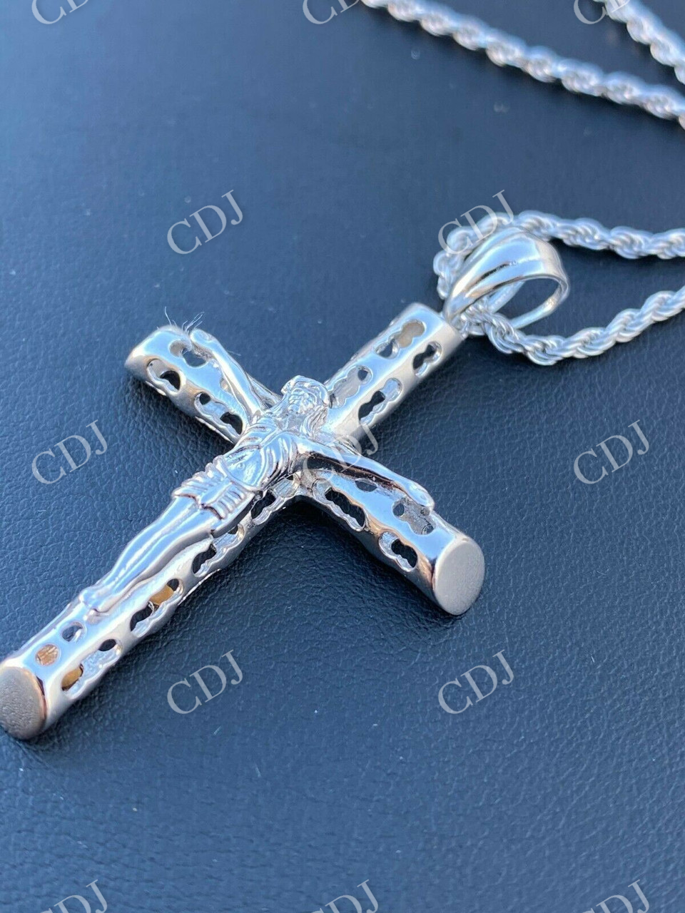 Plain Cross Pendant customdiamjewel