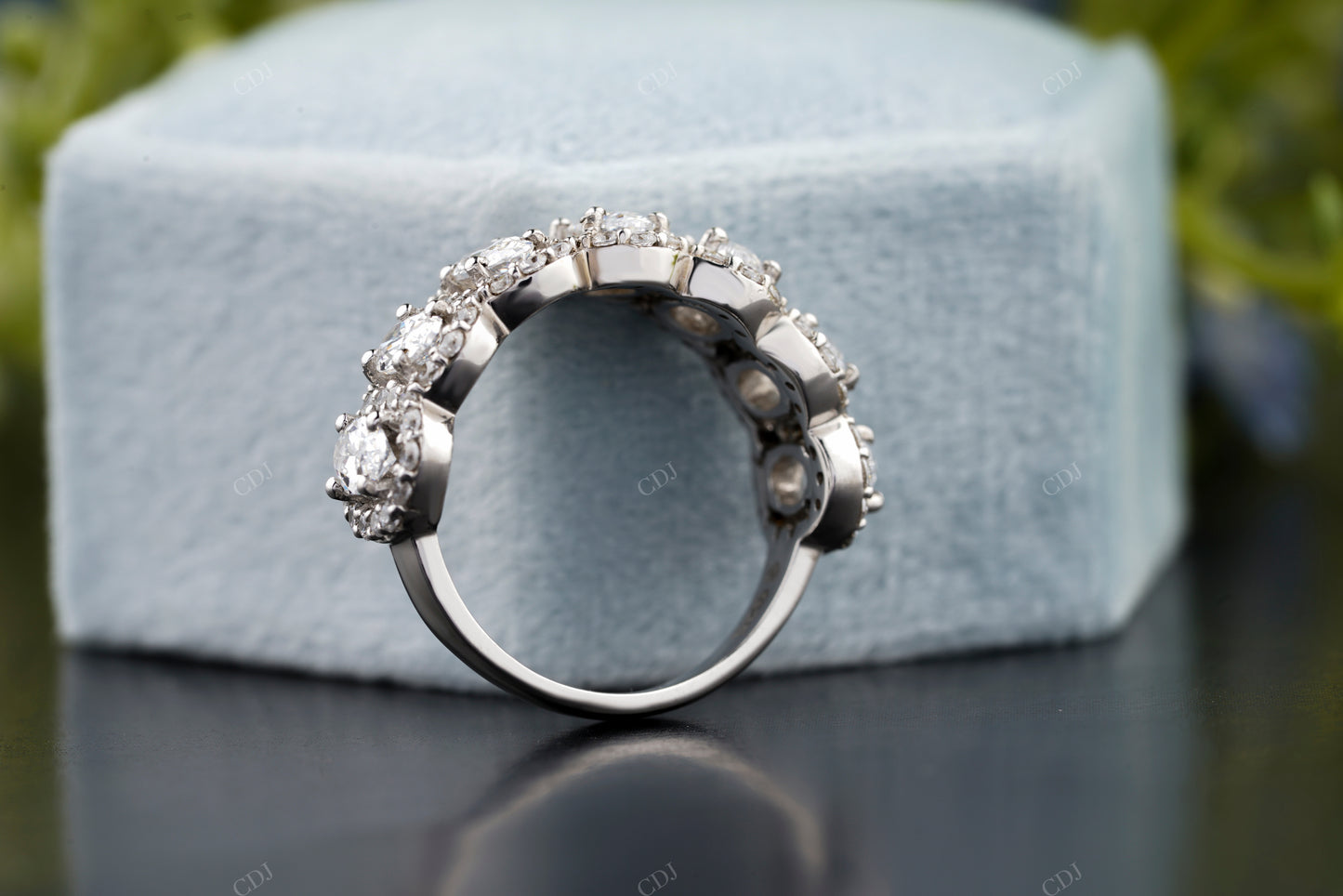 Oval Lab-Grown Diamond Halo Band