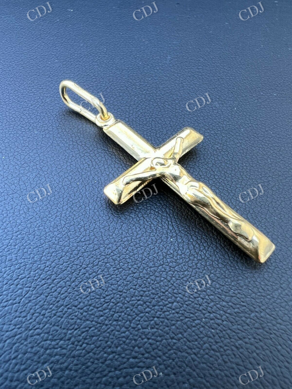 10K Hip Hop Jesus on Cross Crucifix Pendant customdiamjewel