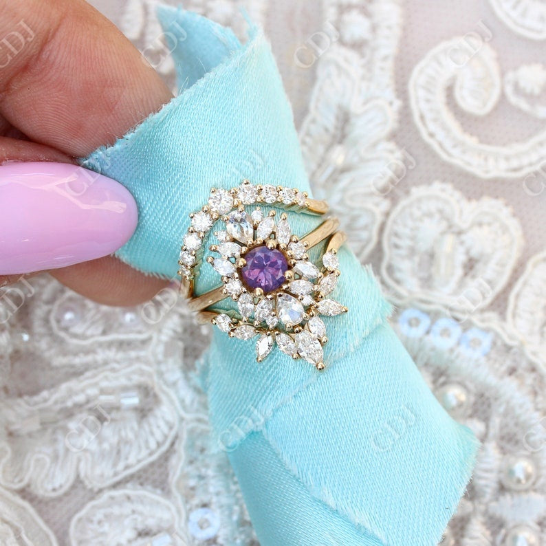 Delicate Curved Lab Grown Diamond Ring customdiamjewel