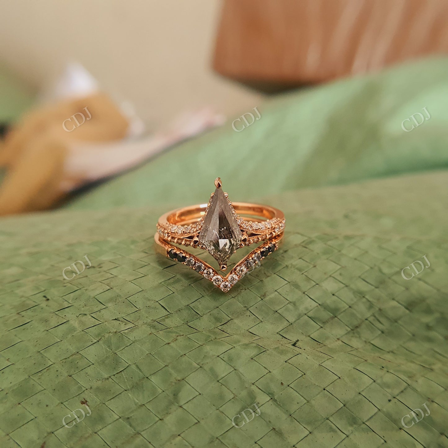 Salt And Pepper Kite Cut Moissanite Bridal Ring Set customdiamjewel