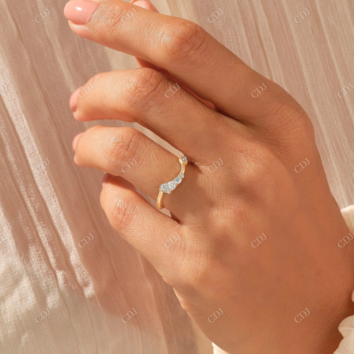 0.25CTW Round Cut Lab Grown Diamond Curved Wedding ring customdiamjewel