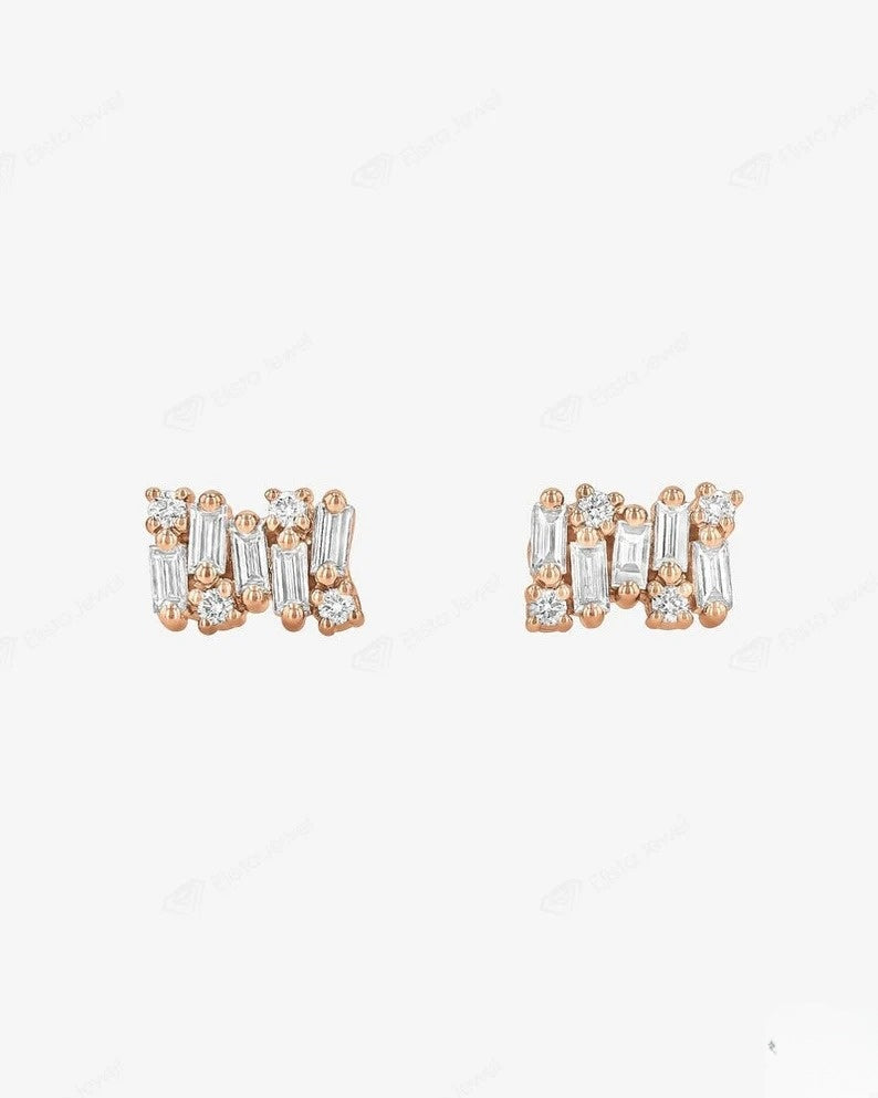 Round & Baguette Cut Moissanite Gold Stud Earrings For Women customdiamjewel Sterling Silver Rose Gold VVS-EF