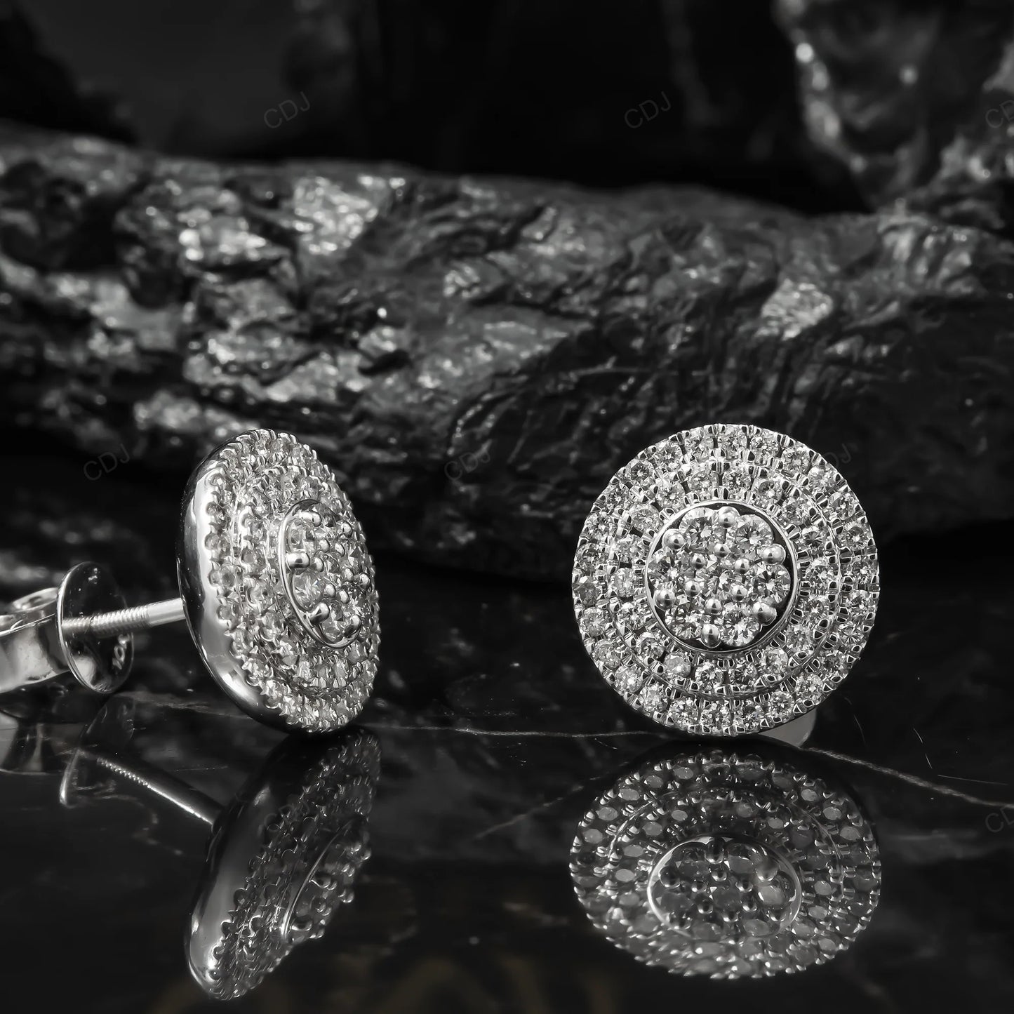 Luxury Lab Grown Diamond Halo Stud Earrings in Gold