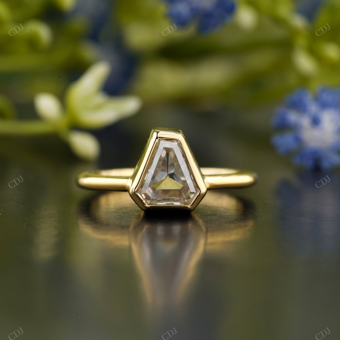 Trapezoid Lab-Grown Diamond Ring