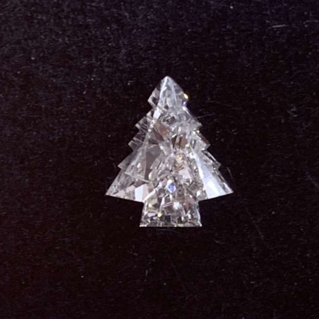 Christmas Tree Shape Lab Grown Diamond: Sparkle this Holiday Season ...