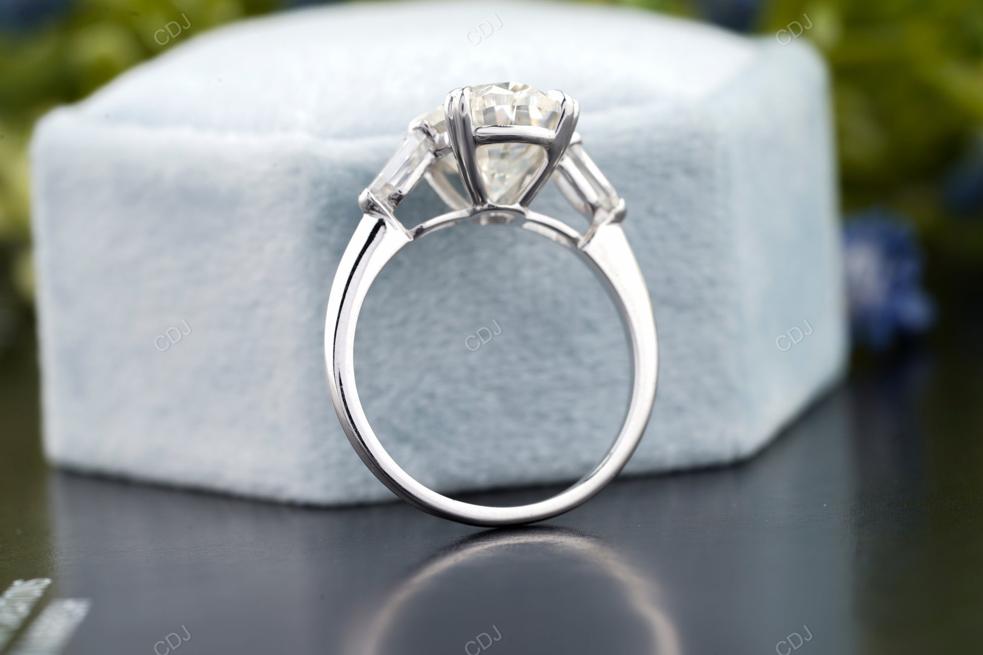 Oval Lab-Grown Diamond Trilogy Ring customdiamjewel