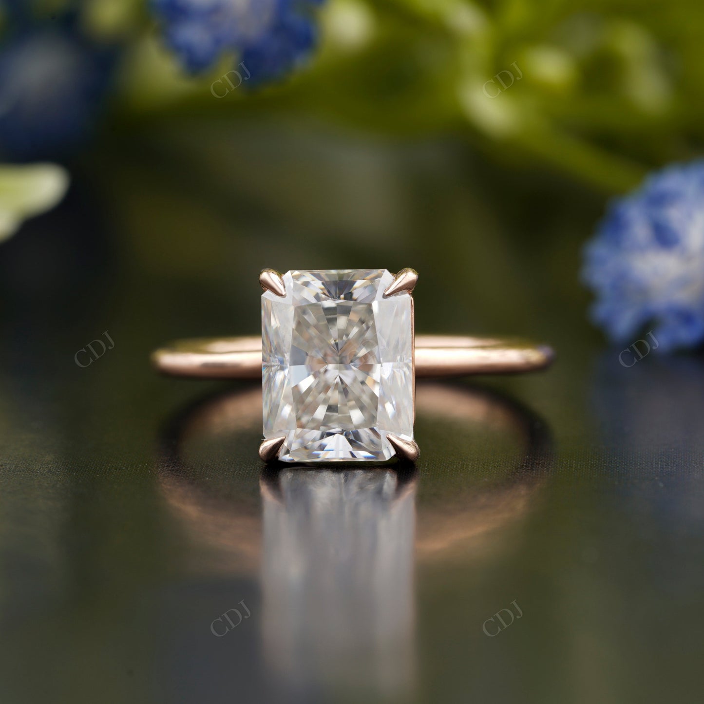 Radiant Cut Lab-Grown Diamond Ring customdiamjewel