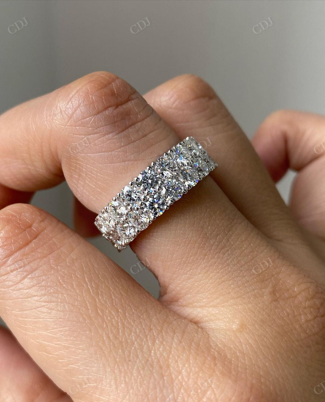 Lab Grown Diamond Round Cut Thick Band