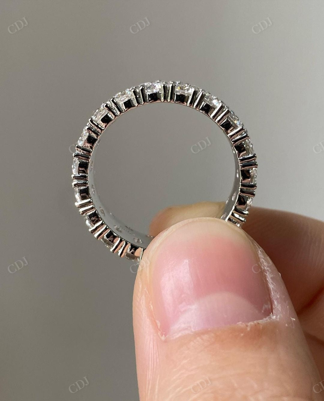 Lab Grown Diamond Round Cut Thick Band