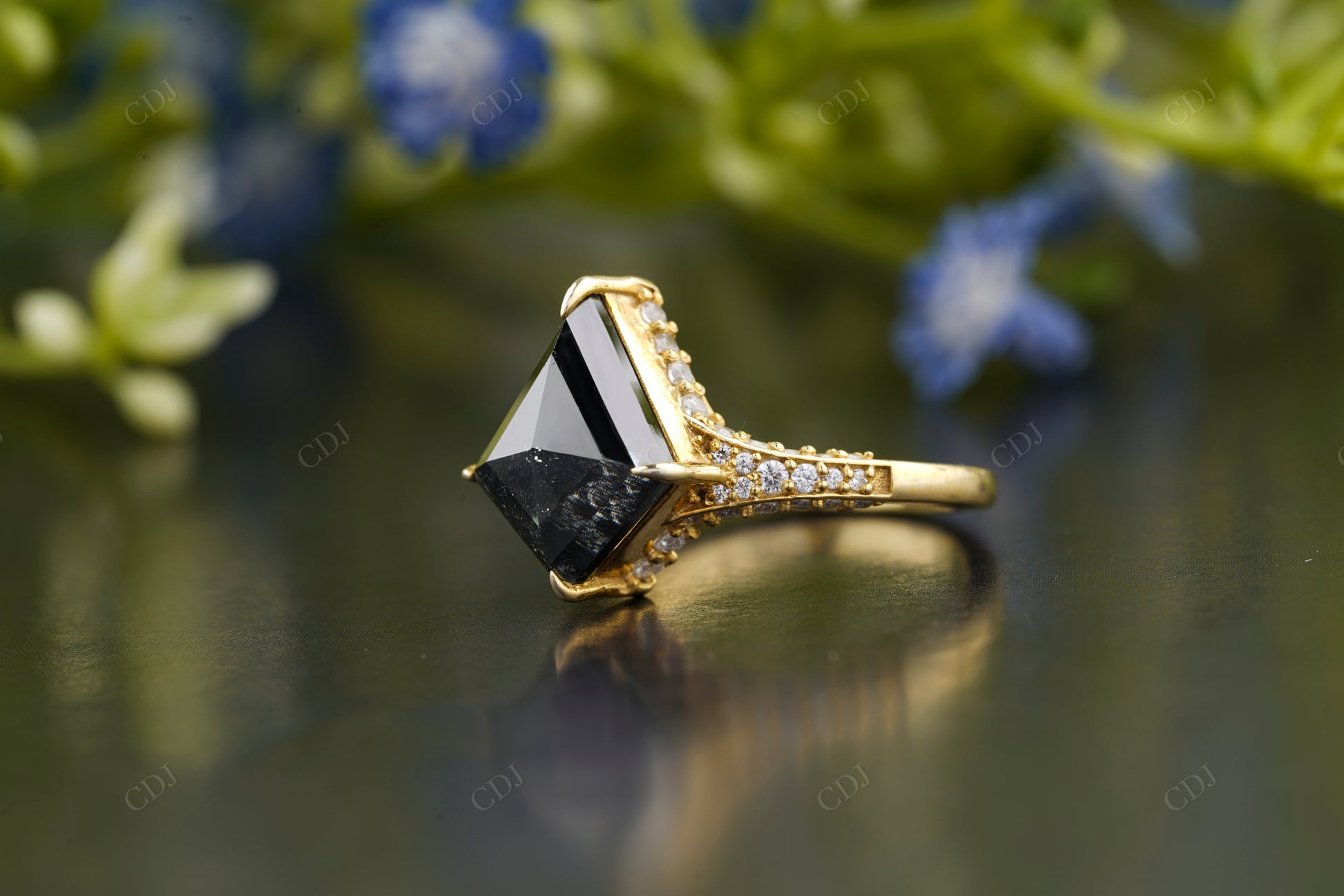 Black Kite Moissanite Diamond Ring customdiamjewel