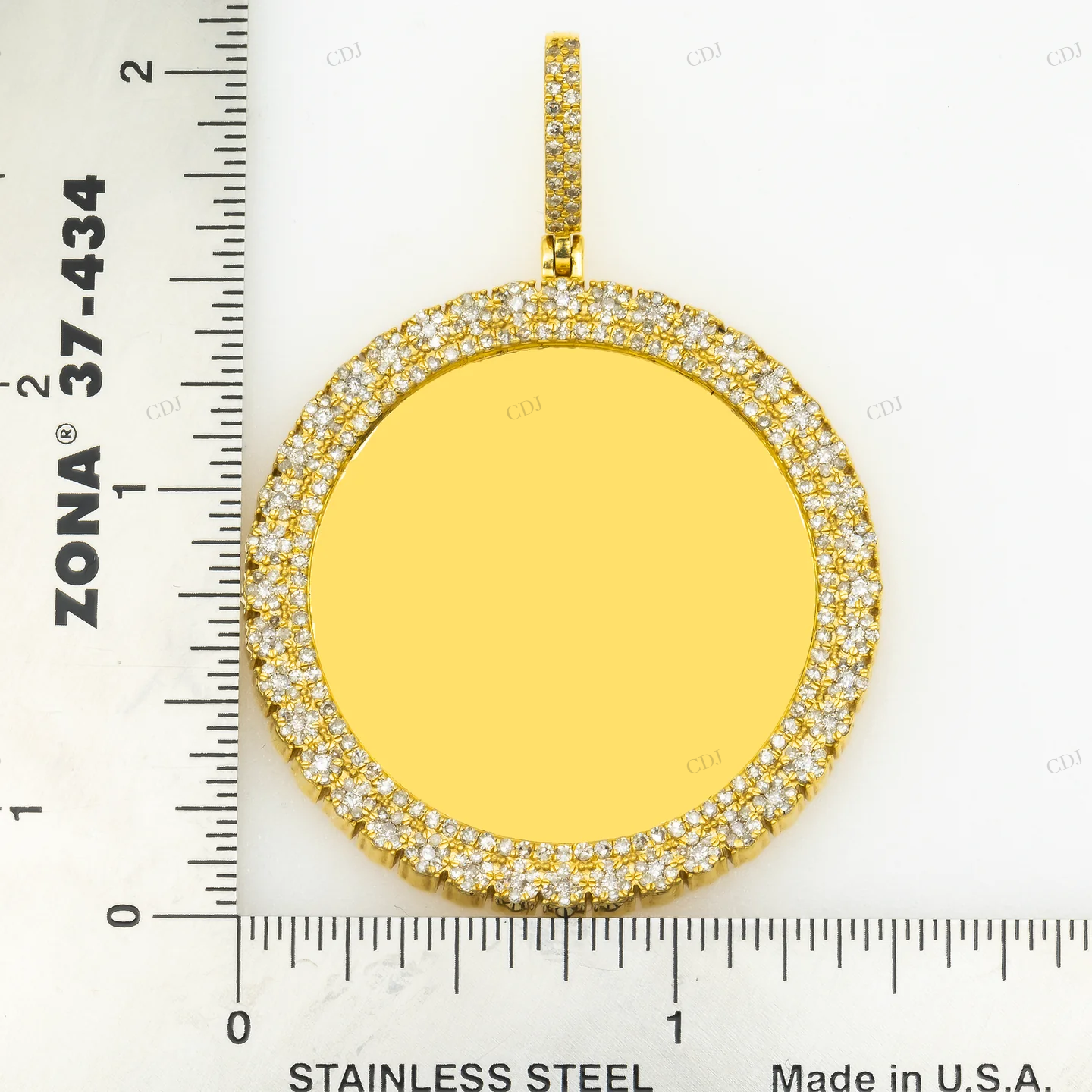 Iced Out Cluster Circle Photo Pendant hip hop jewelry customdiamjewel
