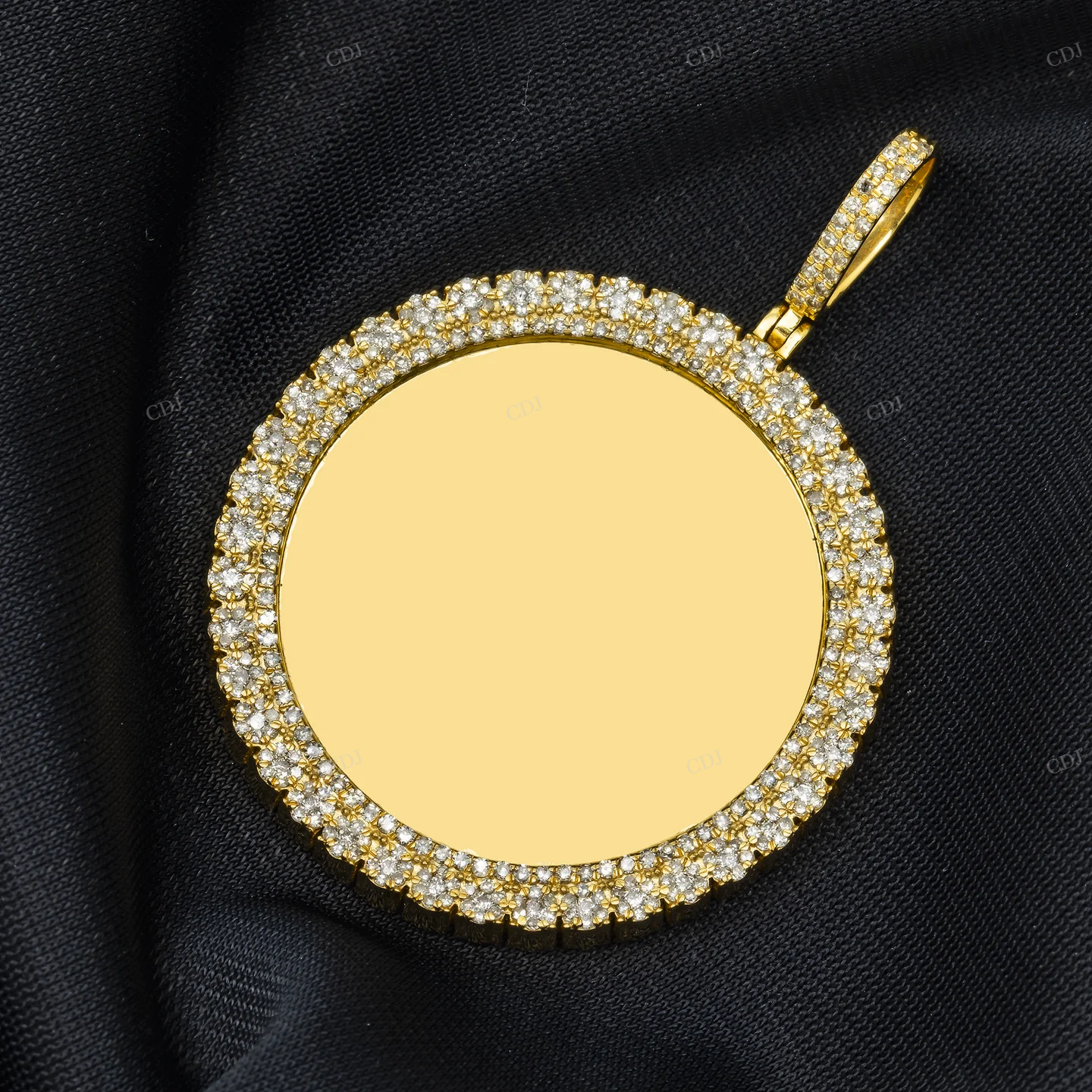 Iced Out Cluster Circle Photo Pendant hip hop jewelry customdiamjewel