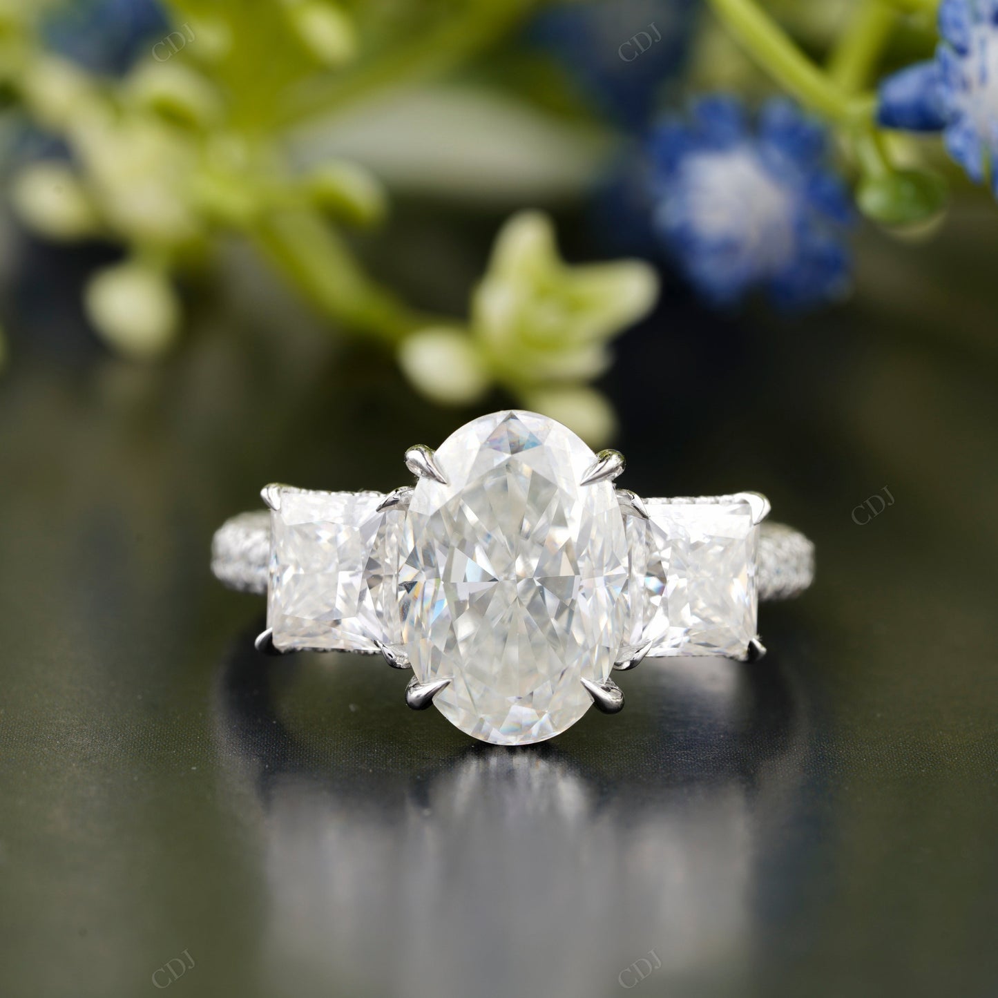 Oval Lab-Grown Diamond Vintage Ring