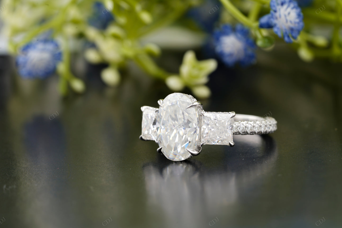 Oval Lab-Grown Diamond Vintage Ring