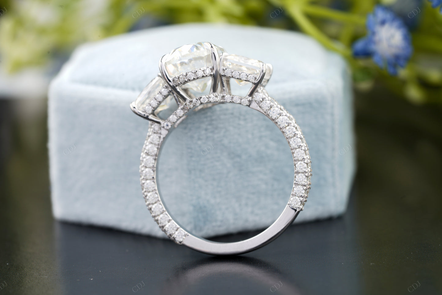 Oval Lab-Grown Diamond Vintage Ring