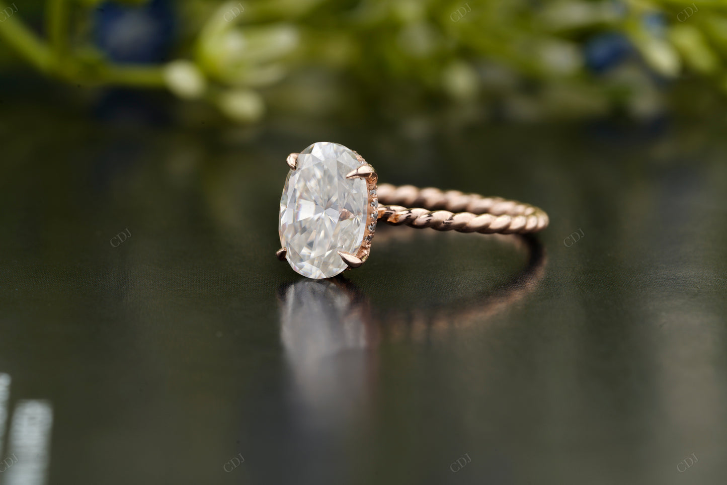 Lab-Grown Diamond Spiral Shank Ring