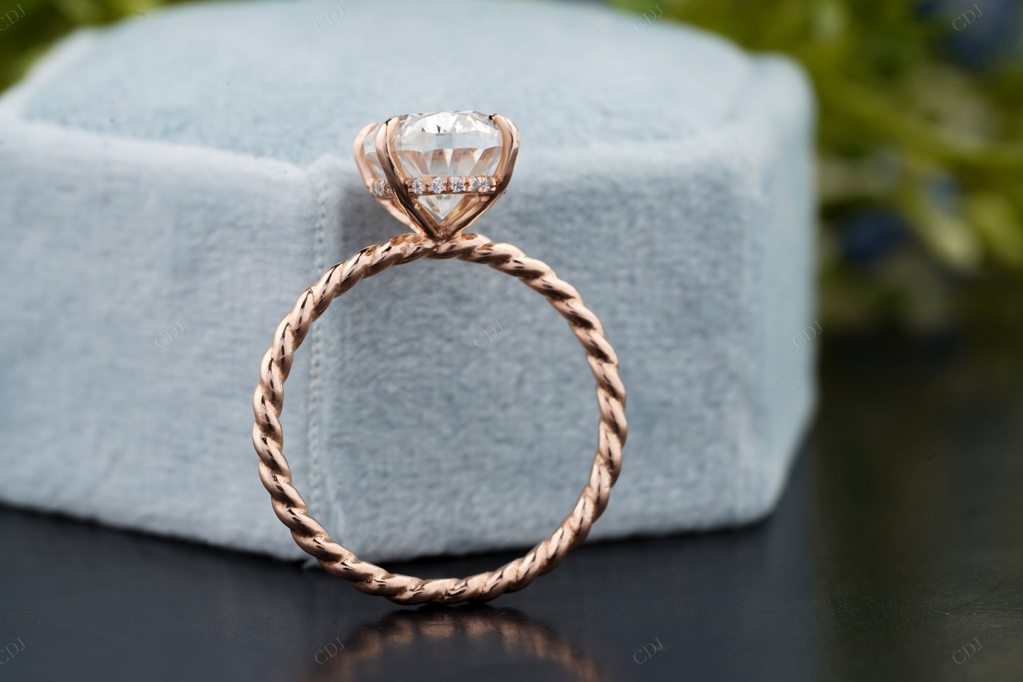 Lab-Grown Diamond Spiral Shank Ring