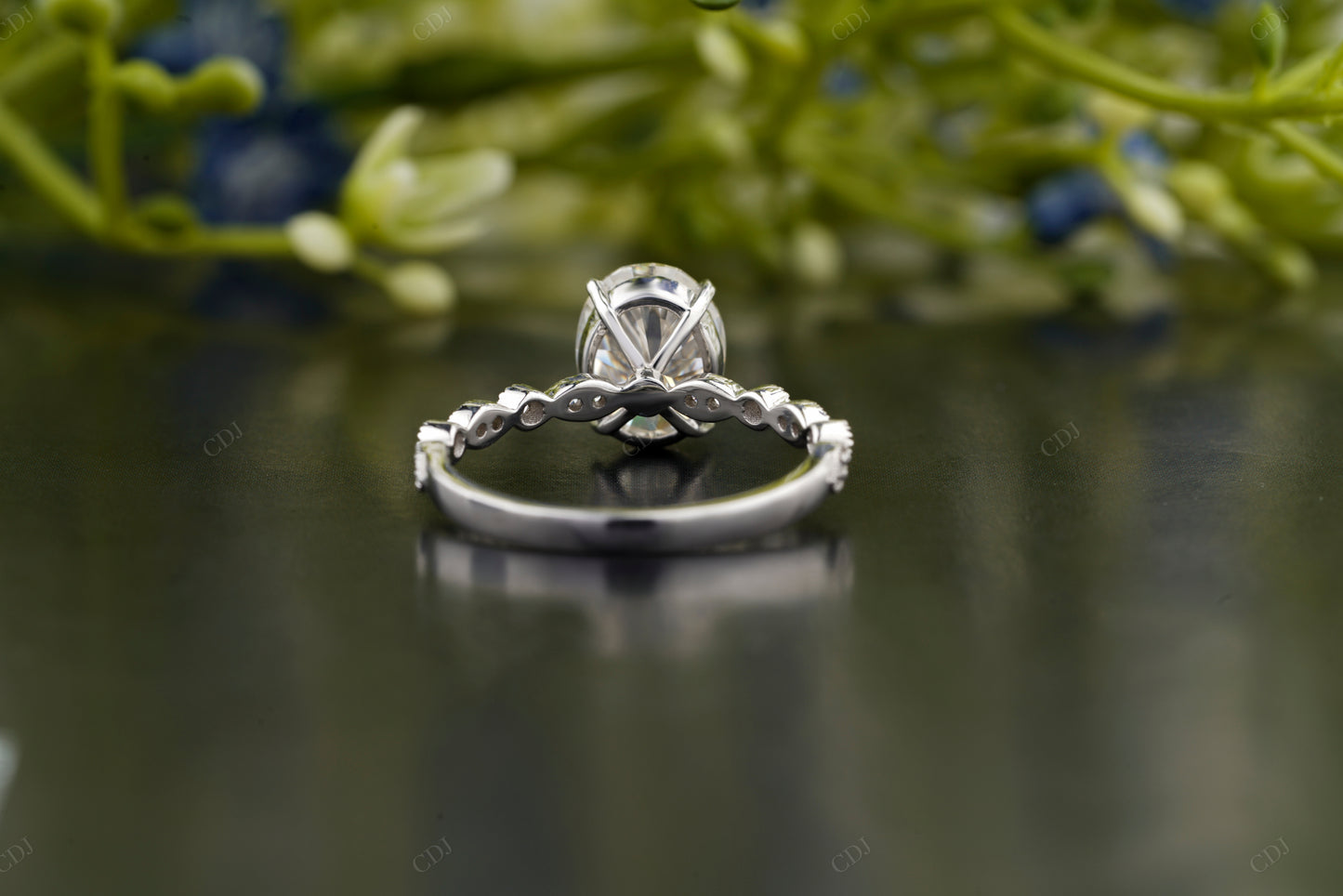 Oval Lab-Grown Diamond Antique Ring