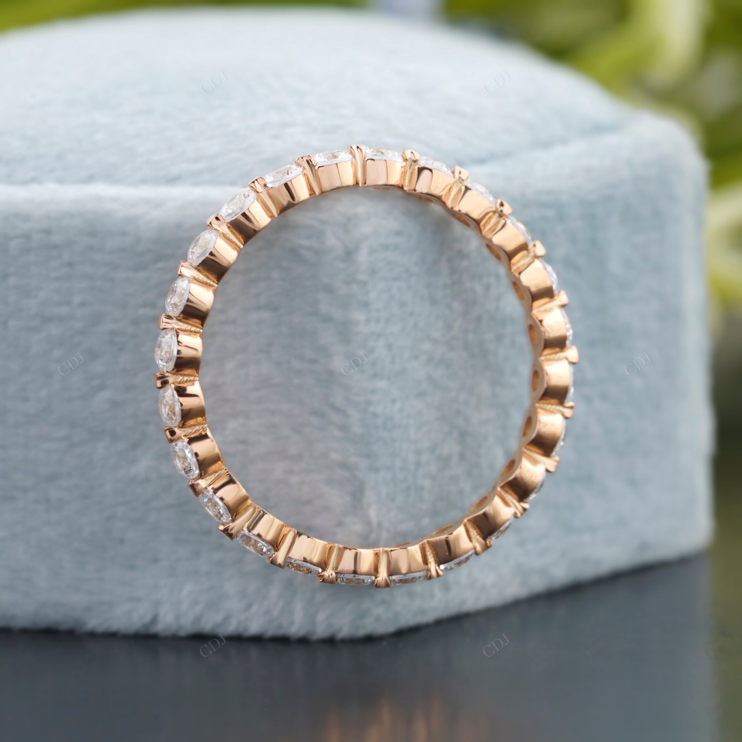 Round Lab-Grown Diamond Delicate Band