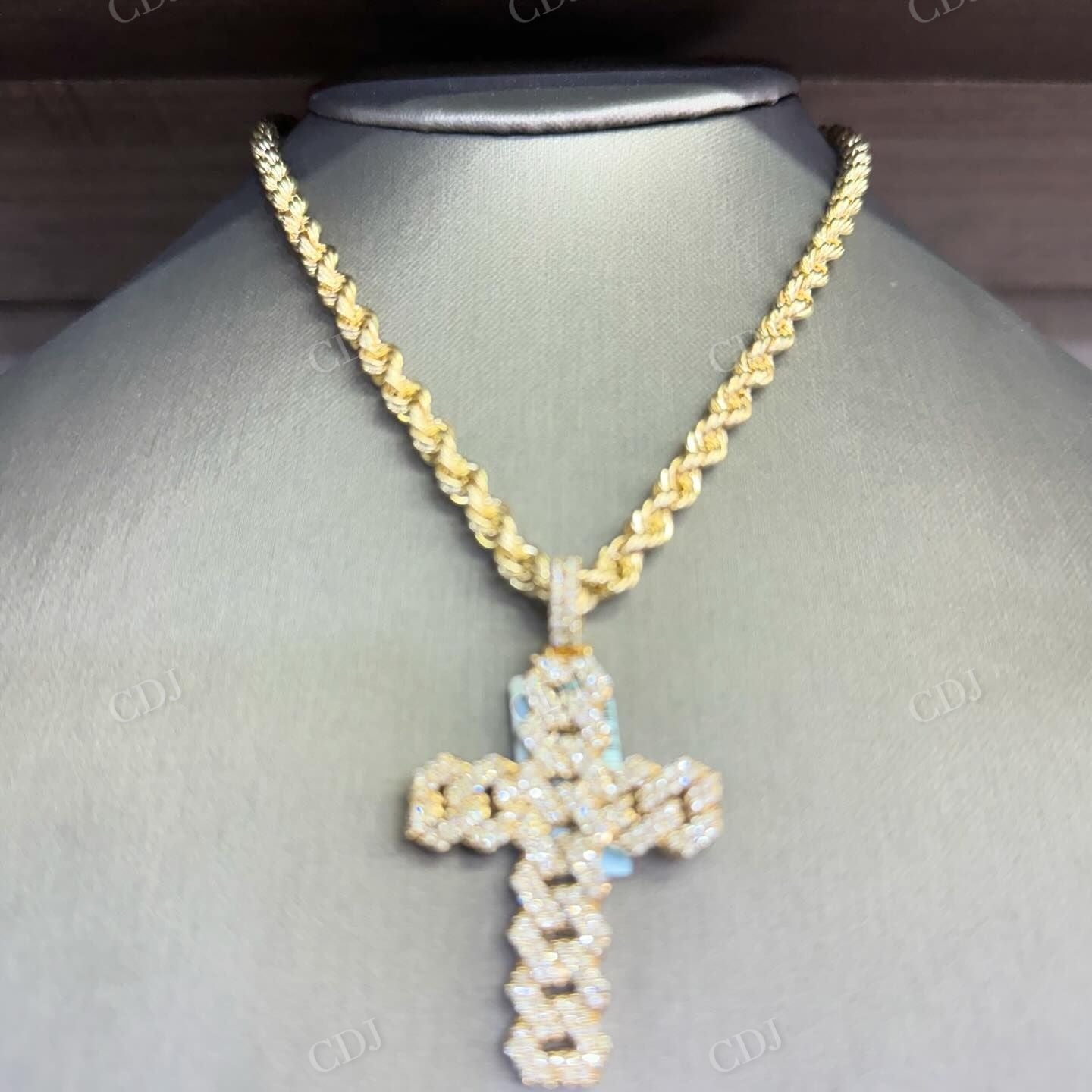 Cuban link Design Cross Diamond Yelllow Gold Pendant hip hop jewelry CustomDiamJewel   