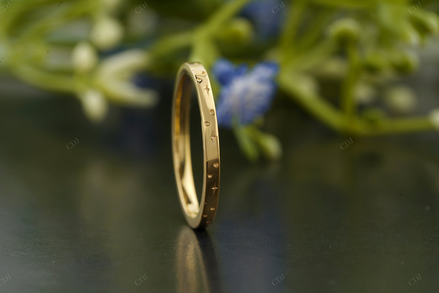 Star Pattern Gold Stackable Wedding Band