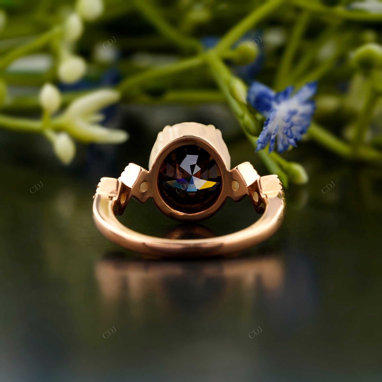 Oval Lab-Grown Diamond Vintage Ring