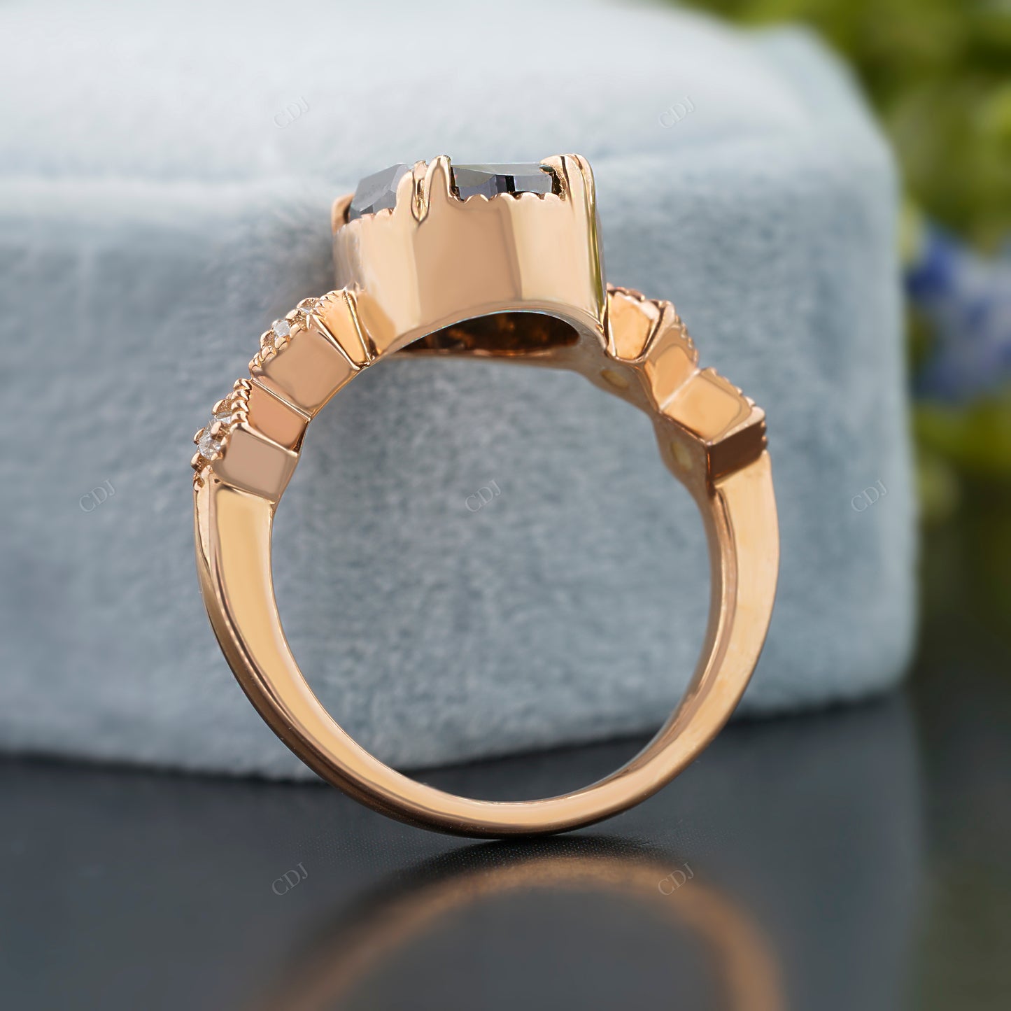 Oval Lab-Grown Diamond Vintage Ring