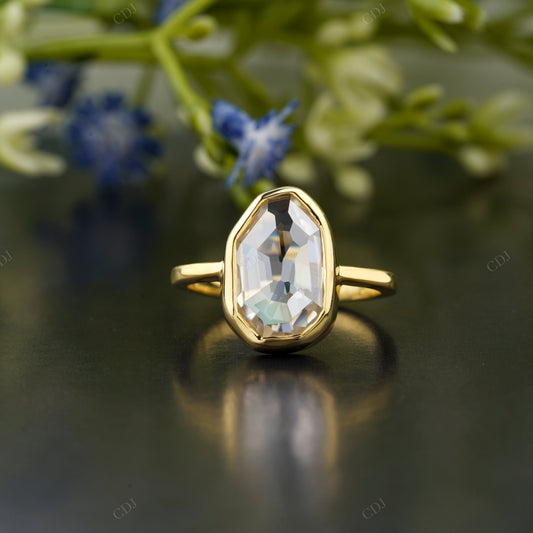 Pear Shaped Lab-Grown Diamond Ring