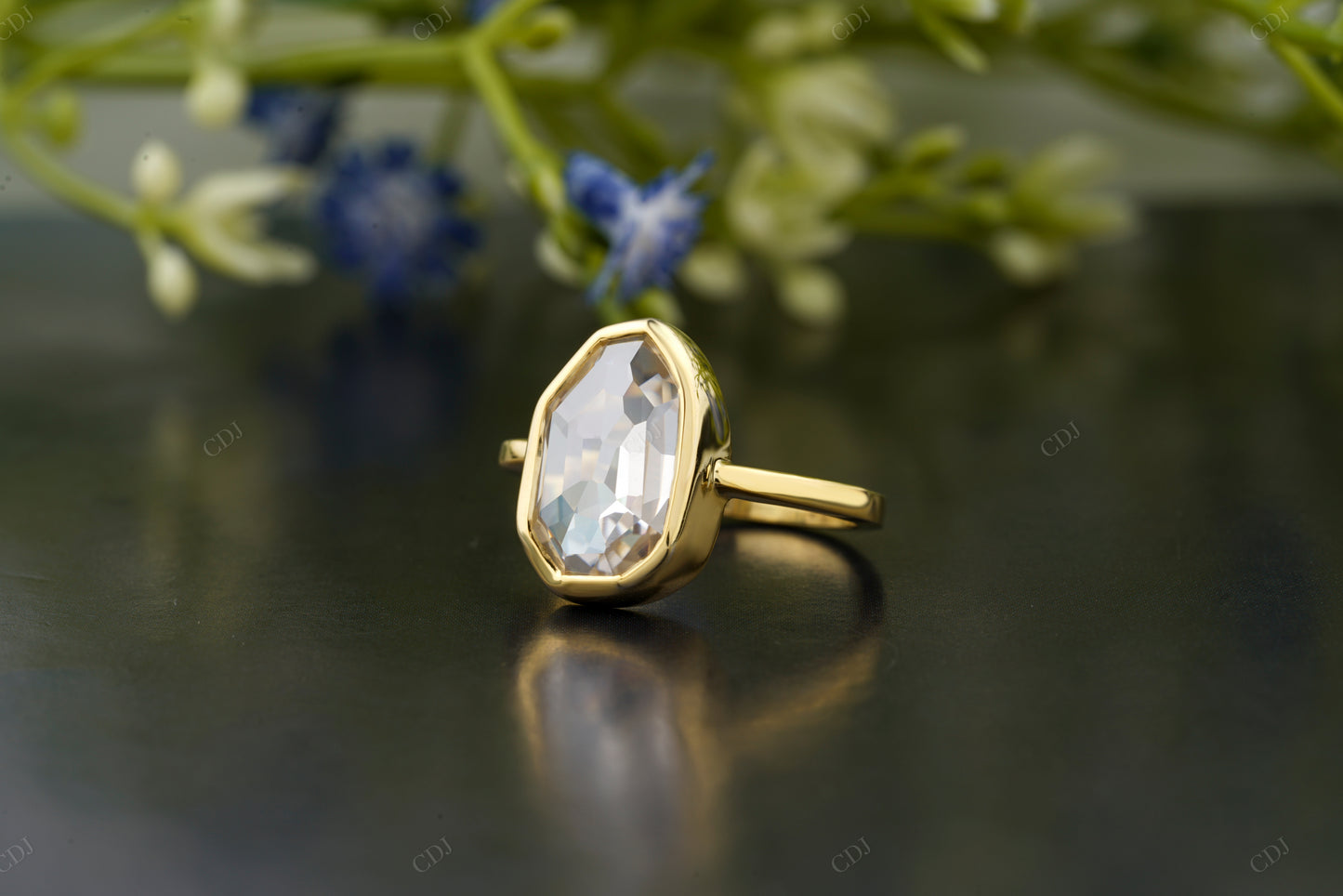 Pear Shaped Lab-Grown Diamond Ring