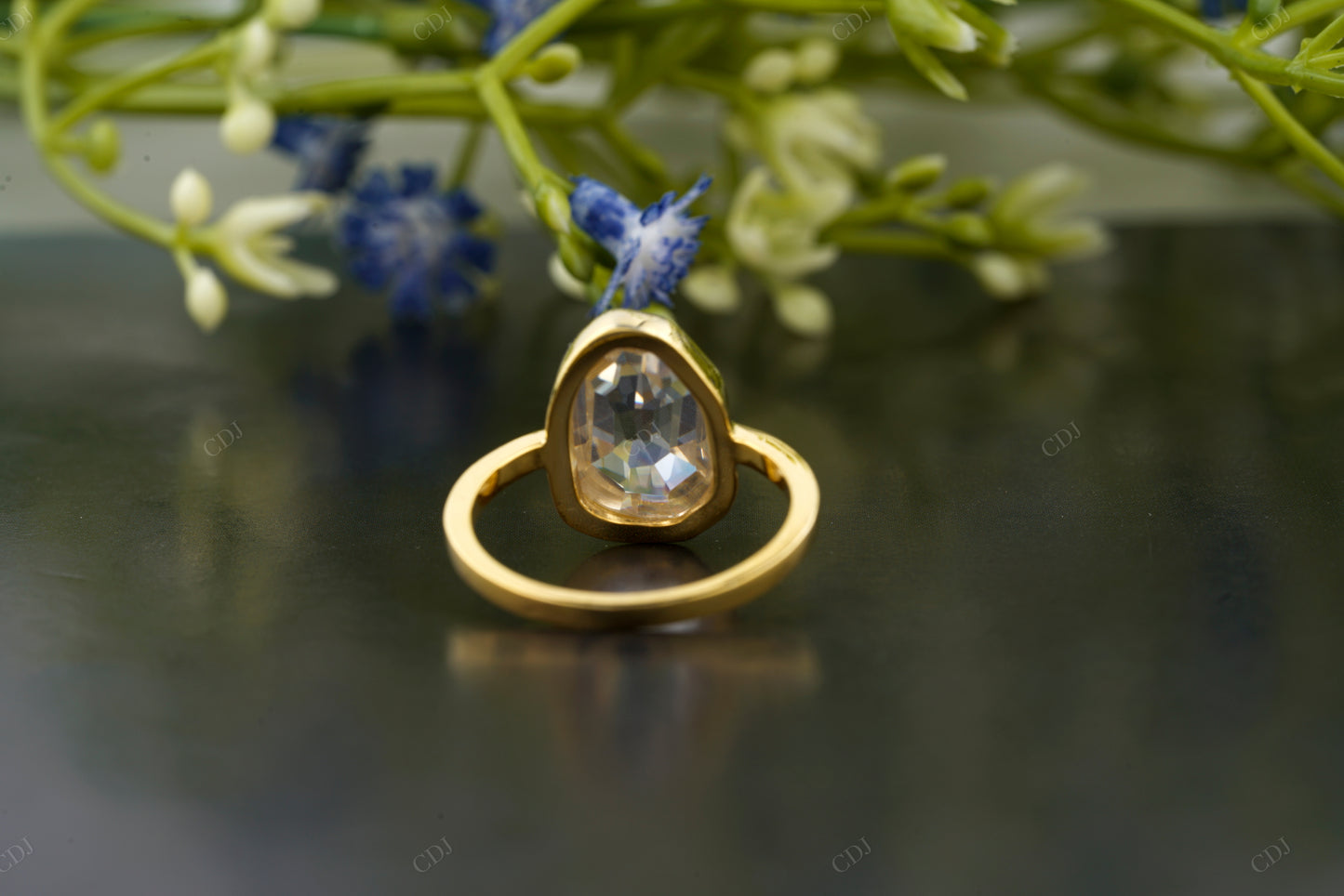 Pear Shaped Lab-Grown Diamond Ring