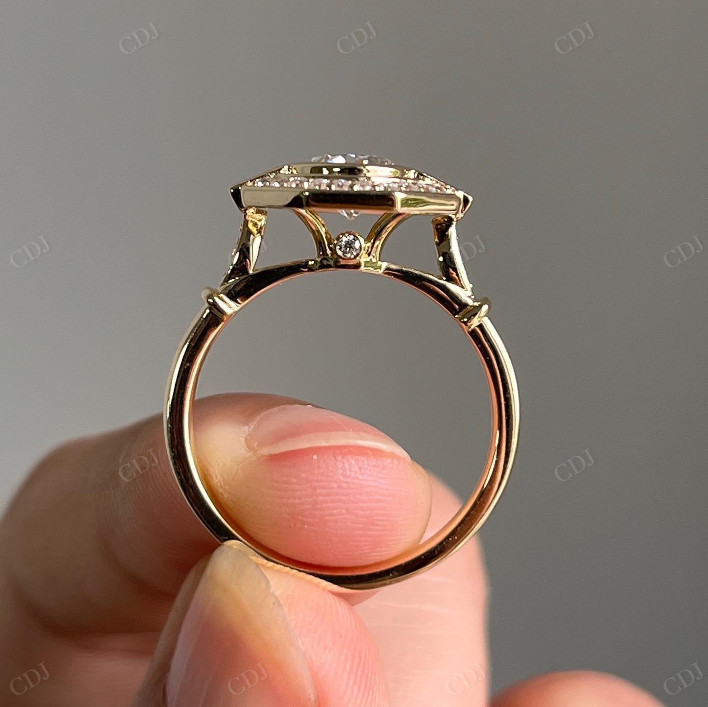 Round Cut Lab Grown Diamond Engagement Ring