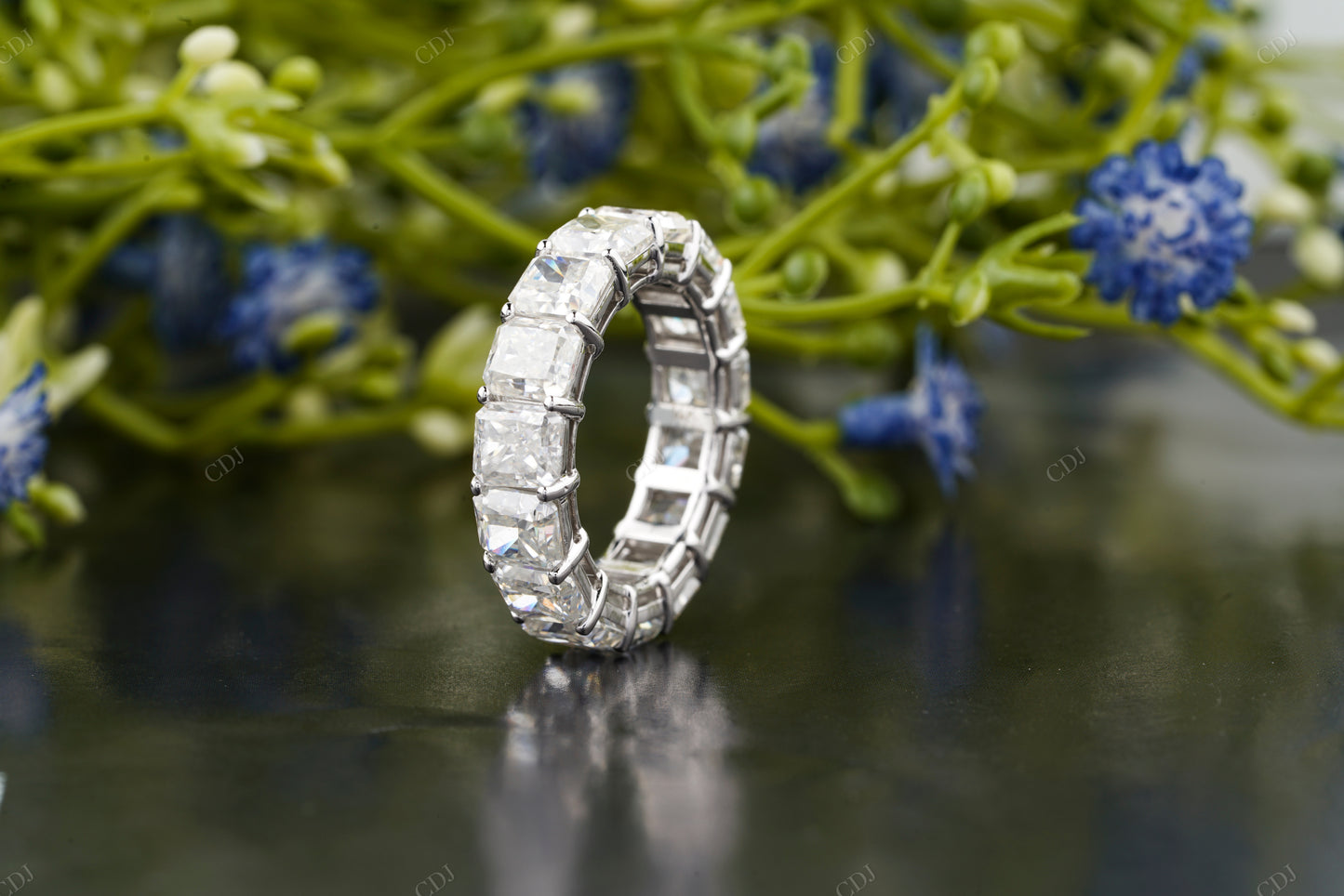 Modern Emerald Lab-Grown Diamond Band