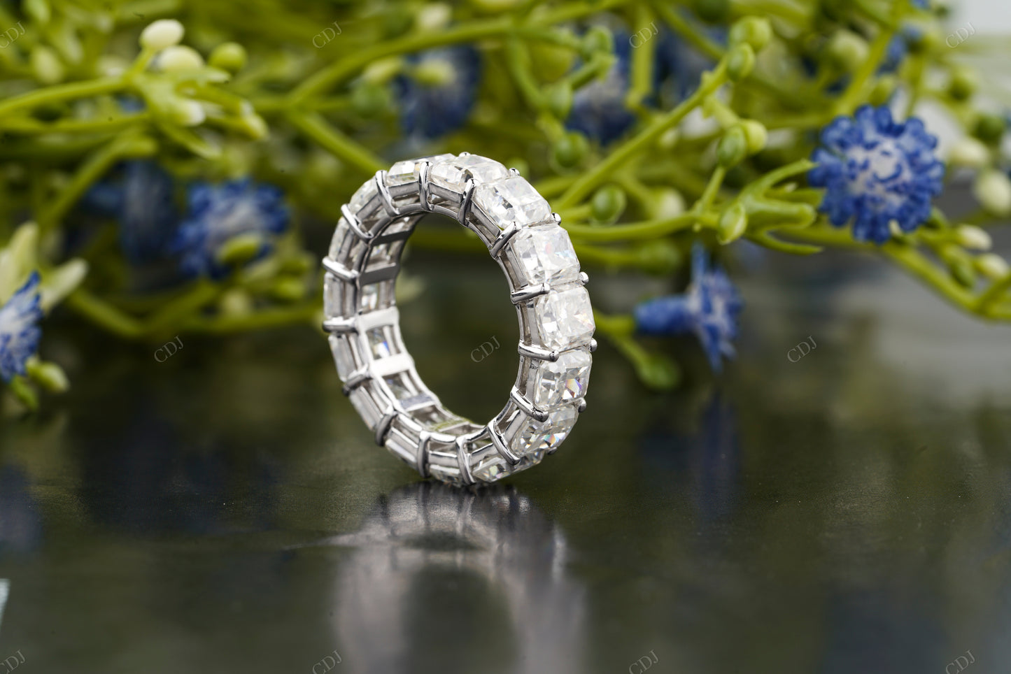 Modern Emerald Lab-Grown Diamond Band