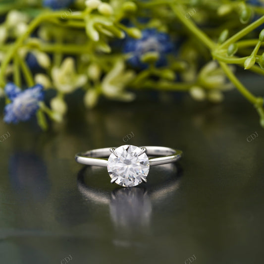 Timeless Round Lab-Grown Diamond Ring