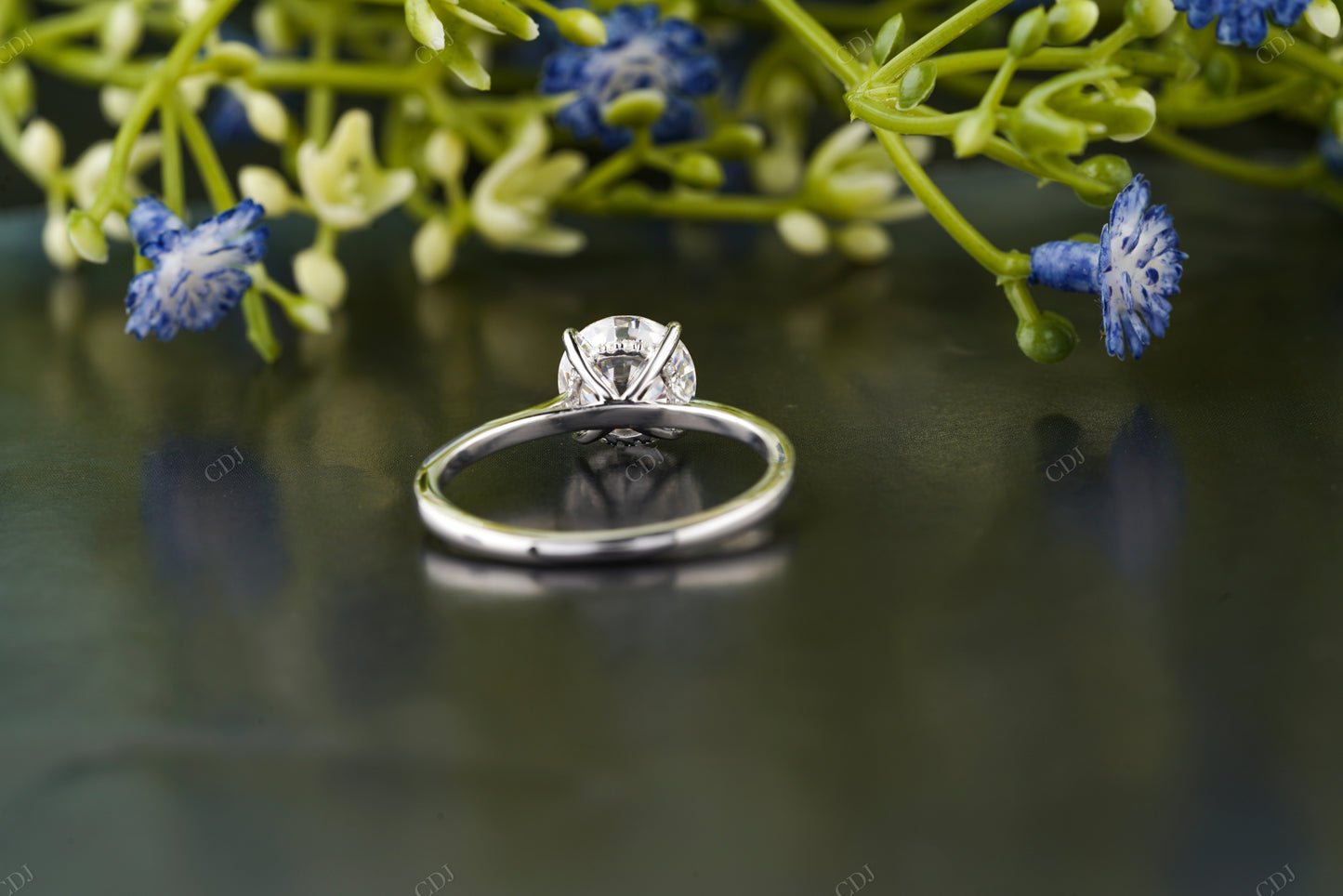 Timeless Round Lab-Grown Diamond Ring