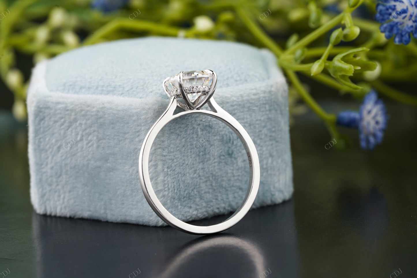 Timeless Round Lab-Grown Diamond Ring