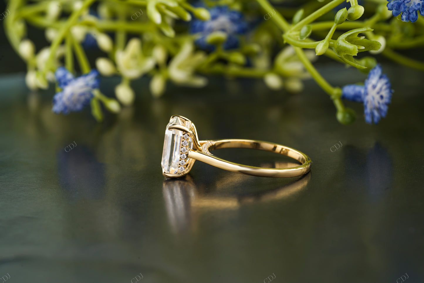 Lab-Grown Diamond Classic Gold Ring