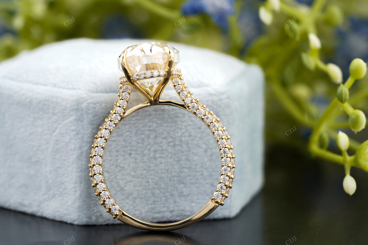 Oval Lab-Grown Diamond Wide Pavé Ring customdiamjewel