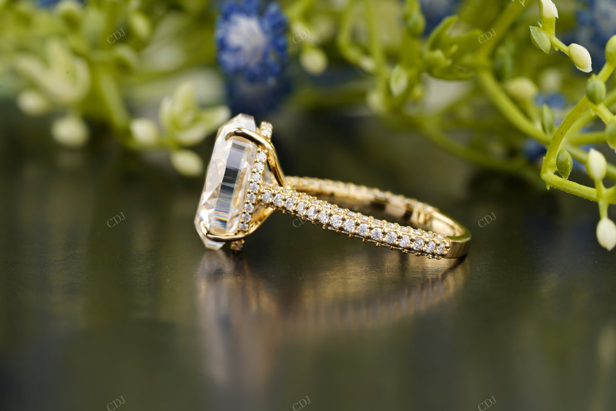 Oval Lab-Grown Diamond Pavé Ring customdiamjewel