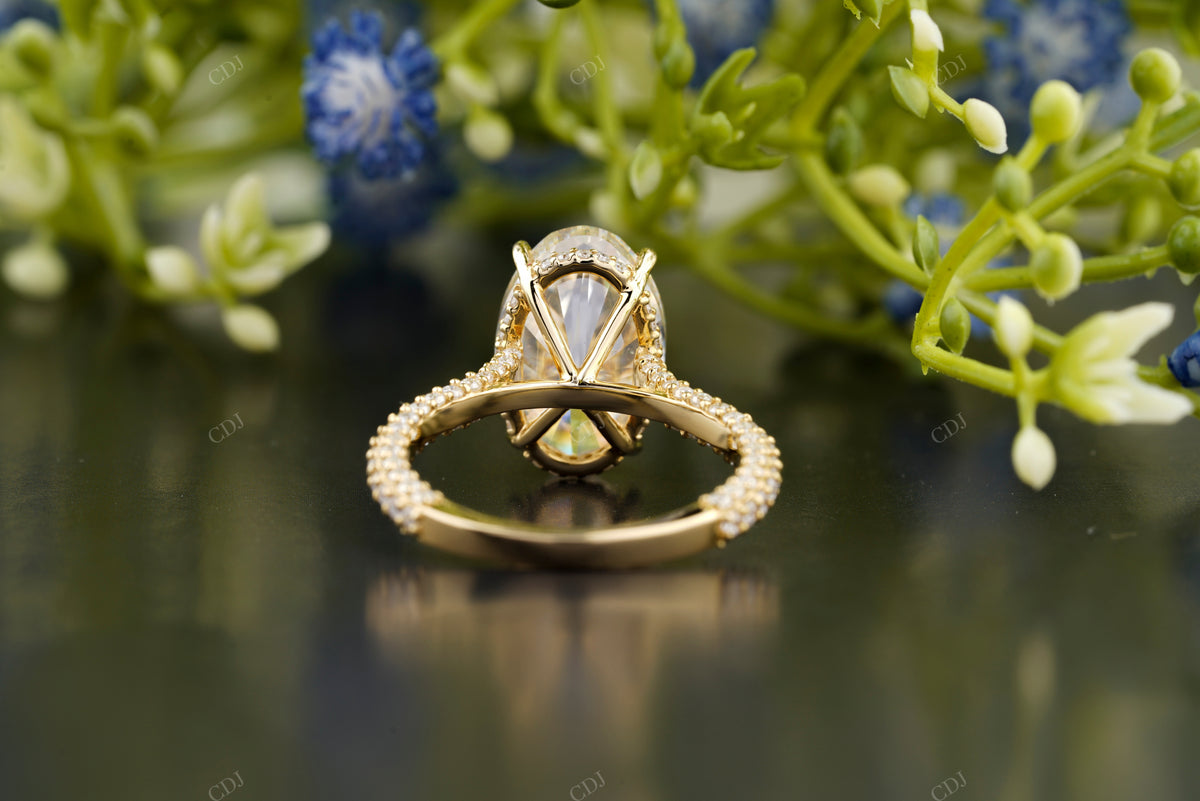 Oval Lab-Grown Diamond Pavé Ring customdiamjewel