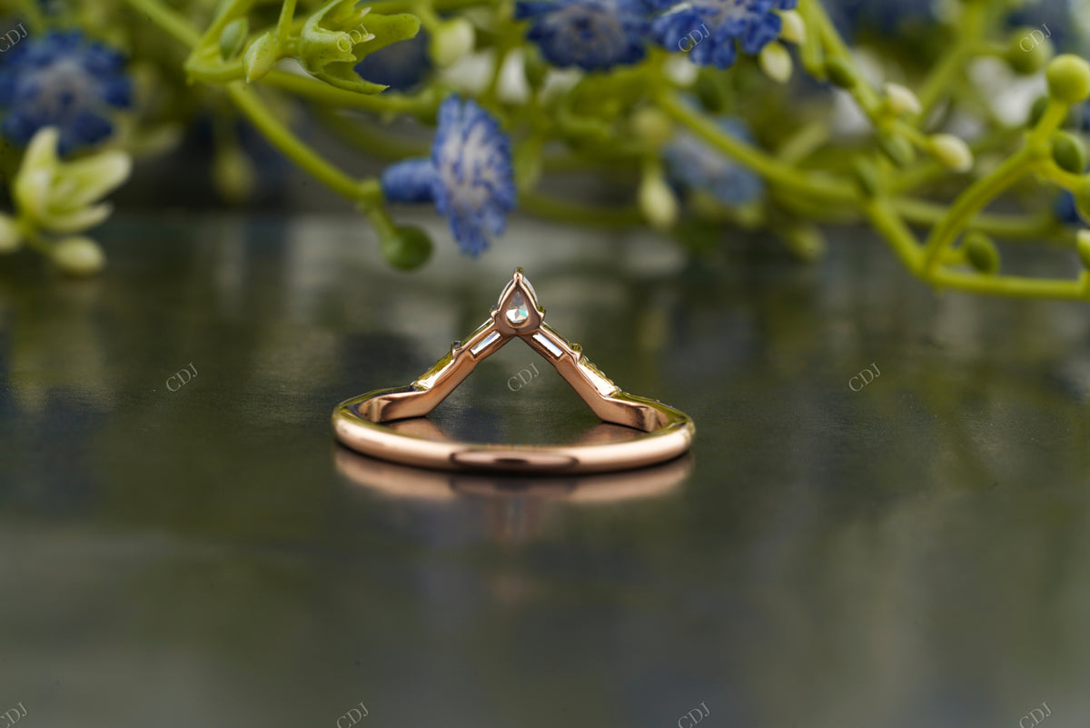 Lab-Grown Diamond Chevron Band