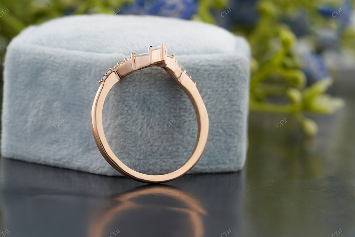 Lab-Grown Diamond Chevron Band