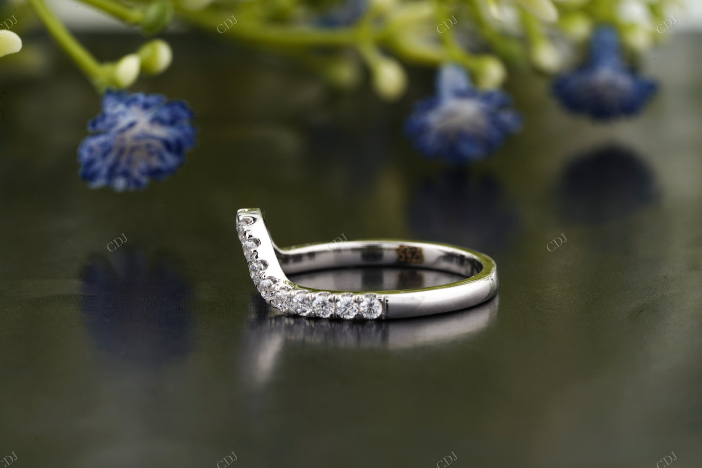 Curved Pavé Lab-Grown Diamond Band