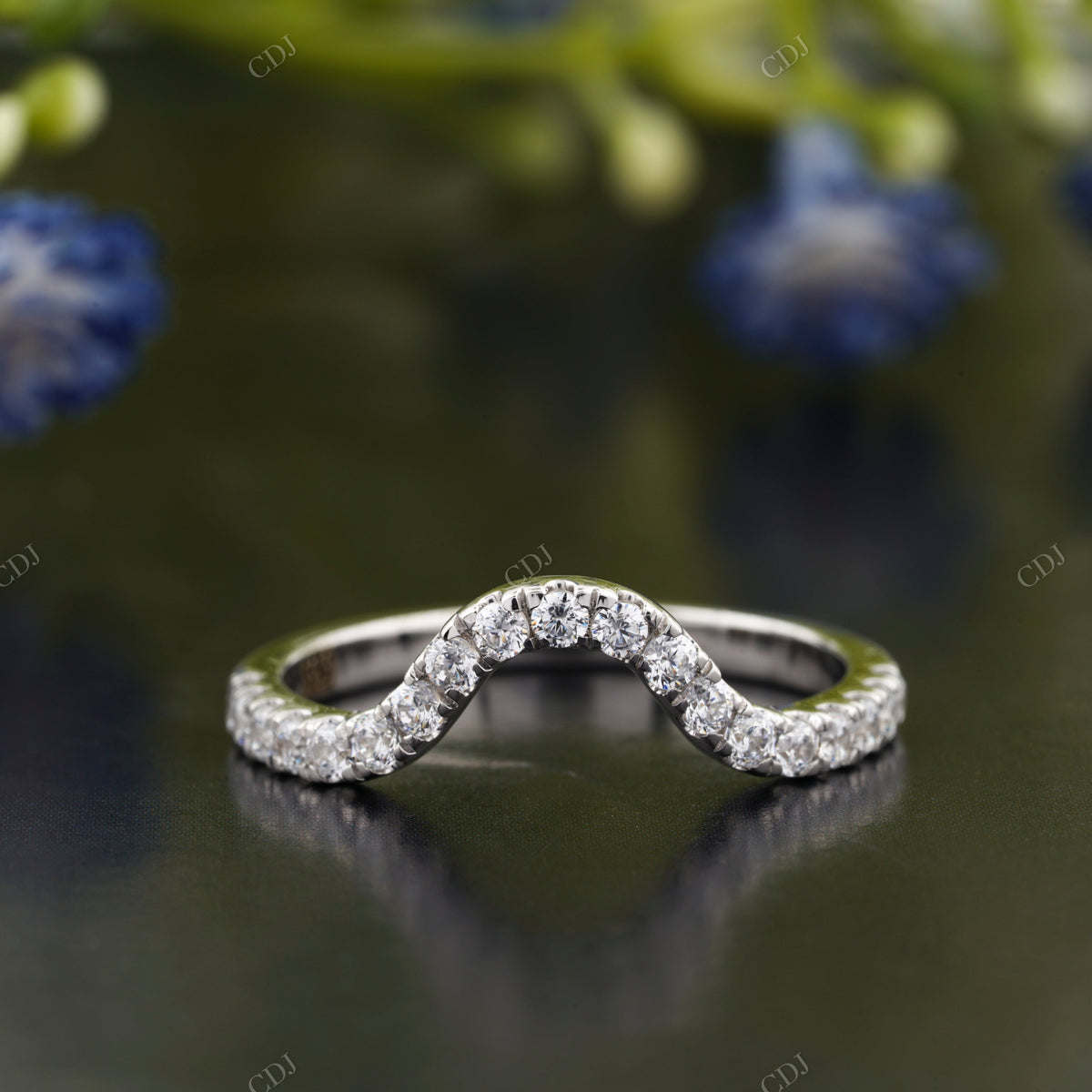 Curved Pavé Lab-Grown Diamond Band